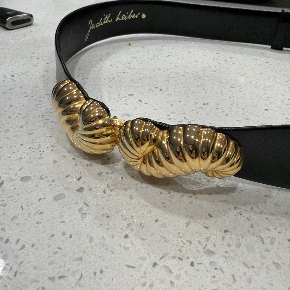 Judith Leiber Black Leather Belt with Gold Shell-Link Buckle